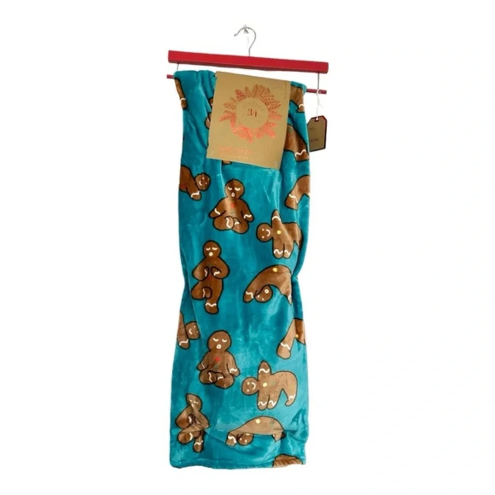 NWT 34 Artisan Gingerbread Man Yoga Plush Throw Blanket Holiday Gift Idea Cozy